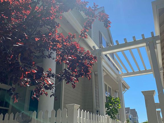 3rd image of 10120 Imperial Ave