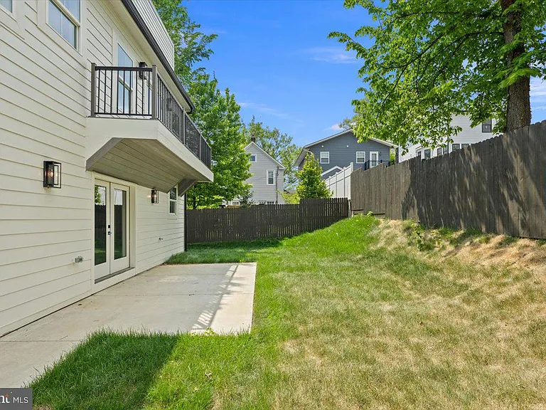 2902 Vista St NE — Photo 85