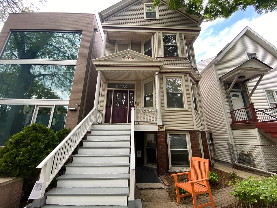1st image of 2028 W Melrose St #G