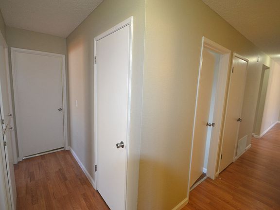 3rd image of 148 Radcliffe Dr