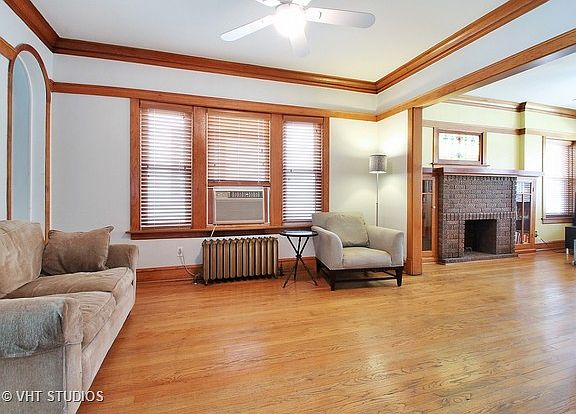 3rd image of 4919 N Kilbourn Ave
