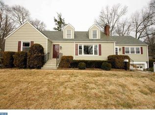 4 Hampton Rd, Ewing, NJ 08638
