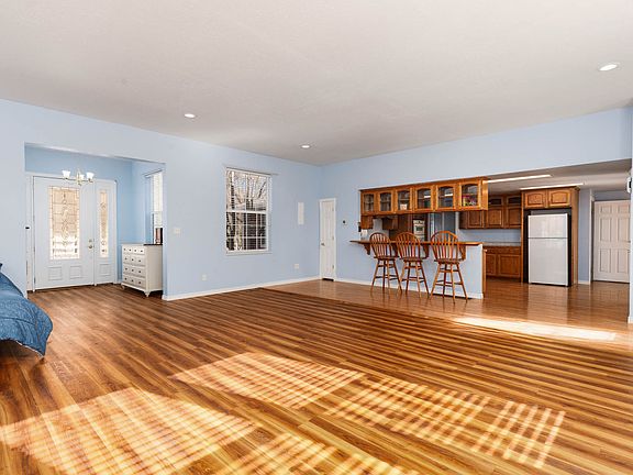 5th image of 1395 S Bullion Rd