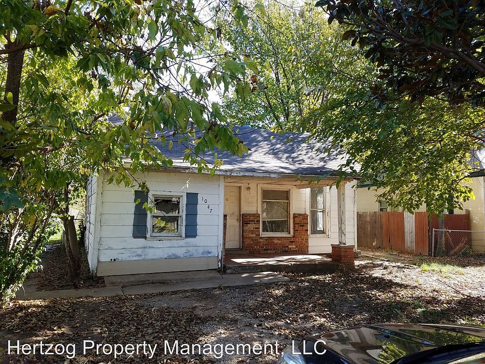 1st image of 1047 N 1st St