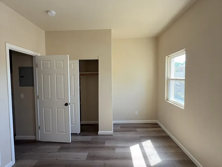 1125 N Main St — Photo 8