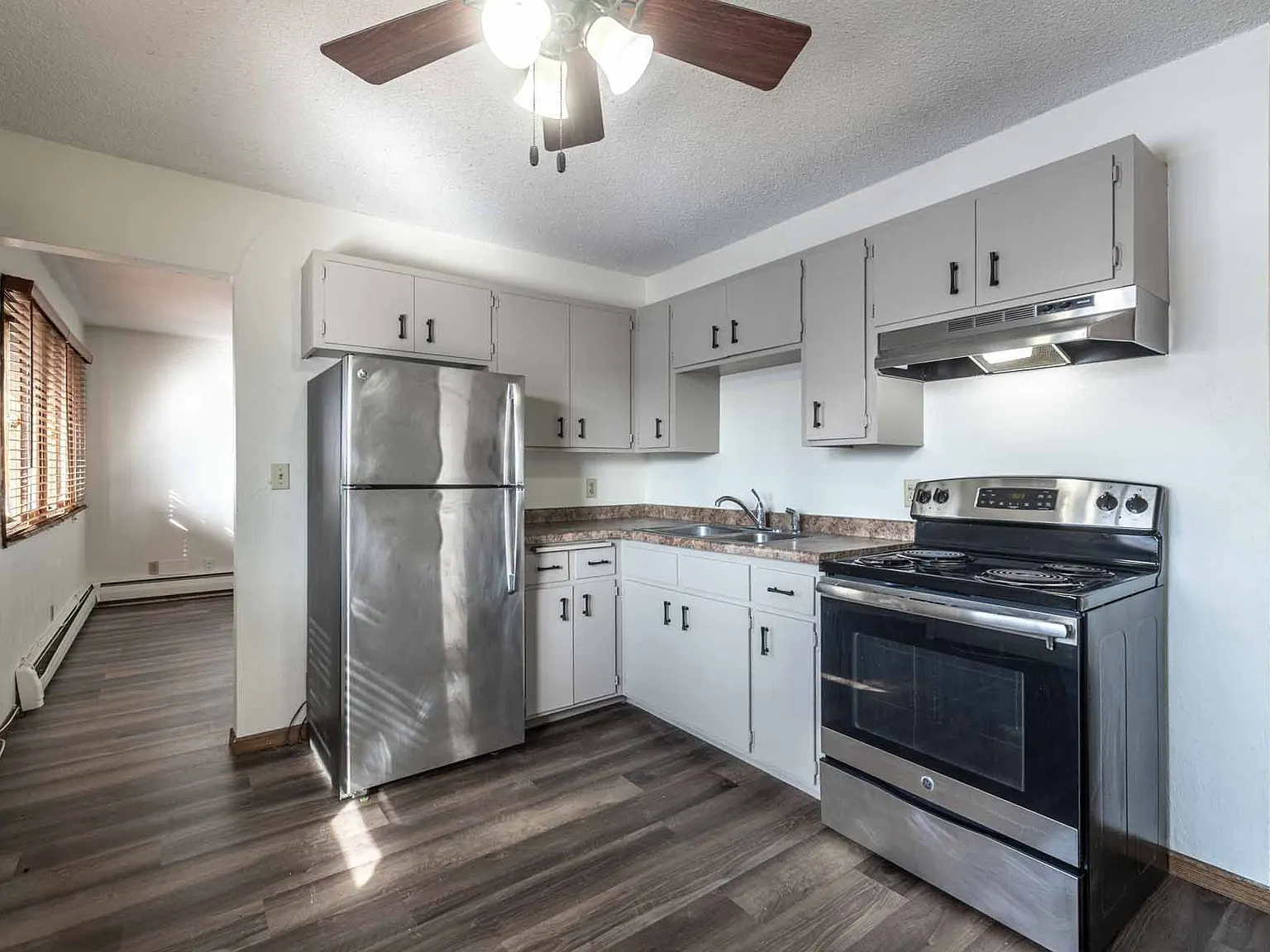 Alpine Apartments — Photo 1