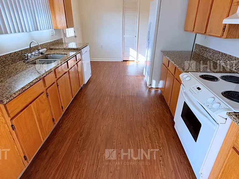 203 Acorn Dr — Photo 15