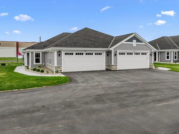 512 Hunter Oaks BOULEVARD #901, Watertown, WI 53094