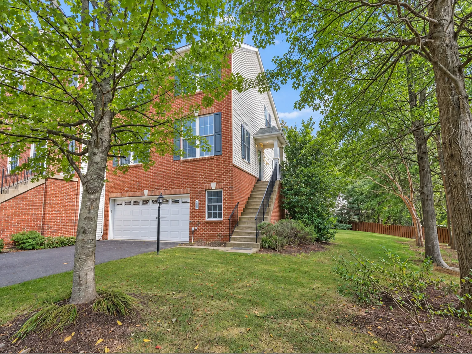 4 bed, 2732 sqft, $3,800 — Photo 2