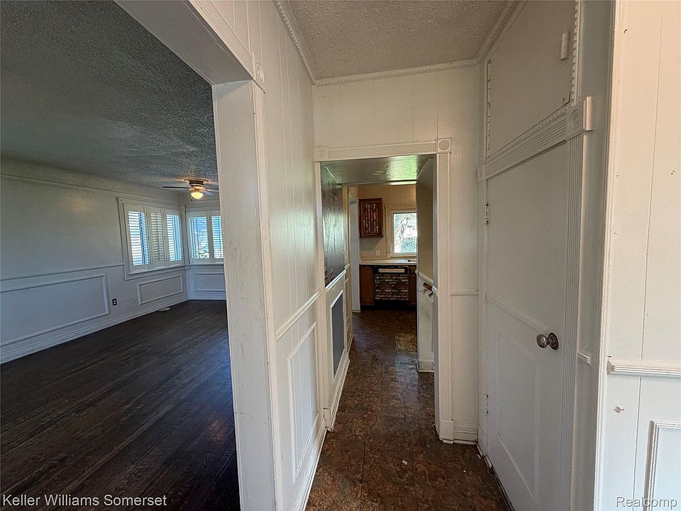 20890 Elroy Ave, photo 8