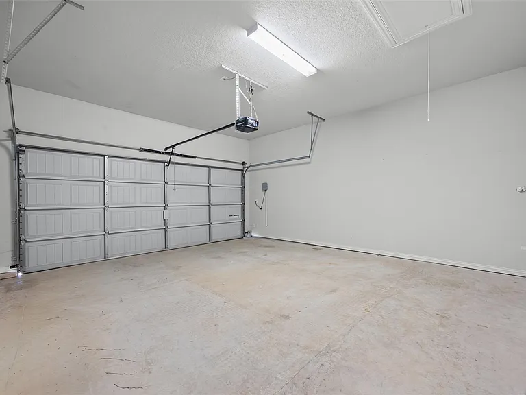 12900 Bloomington Dr — Photo 19