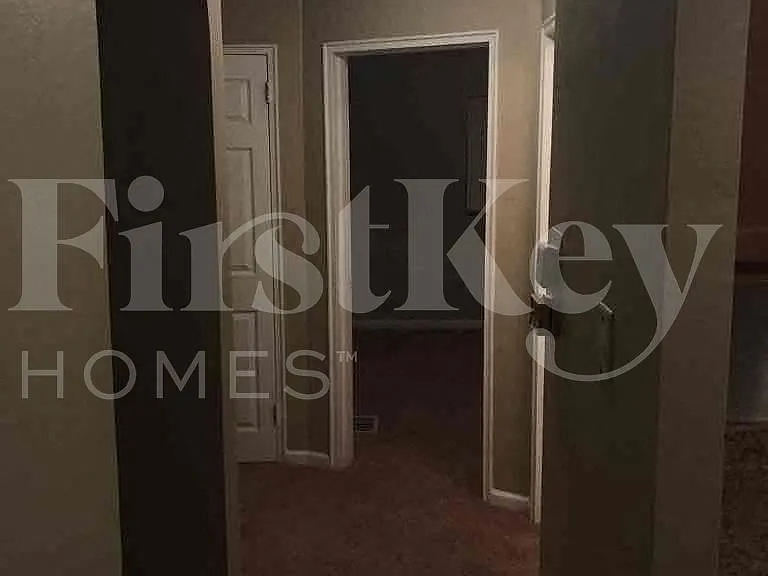 1494 Clovernoll Dr — Photo 9