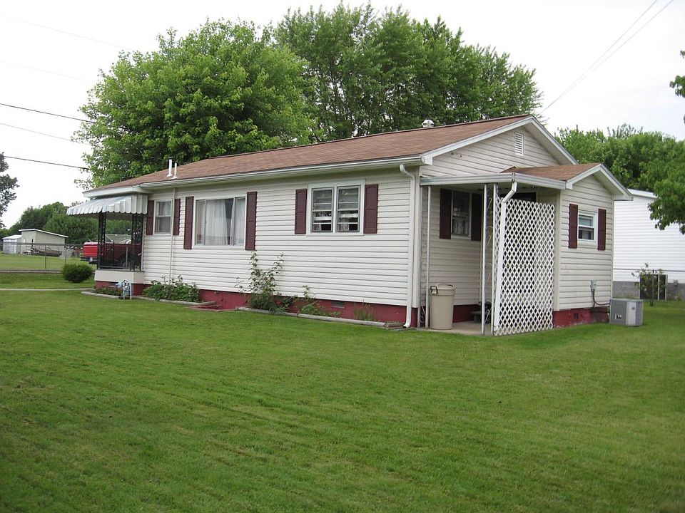2nd image of 202 Lee St