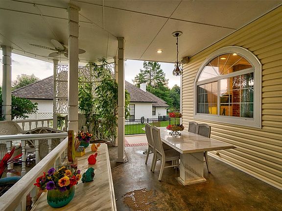 4th image of 4105 Lake Dr