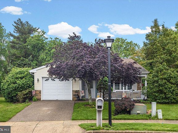 2nd image of 7 Cambridge Ct
