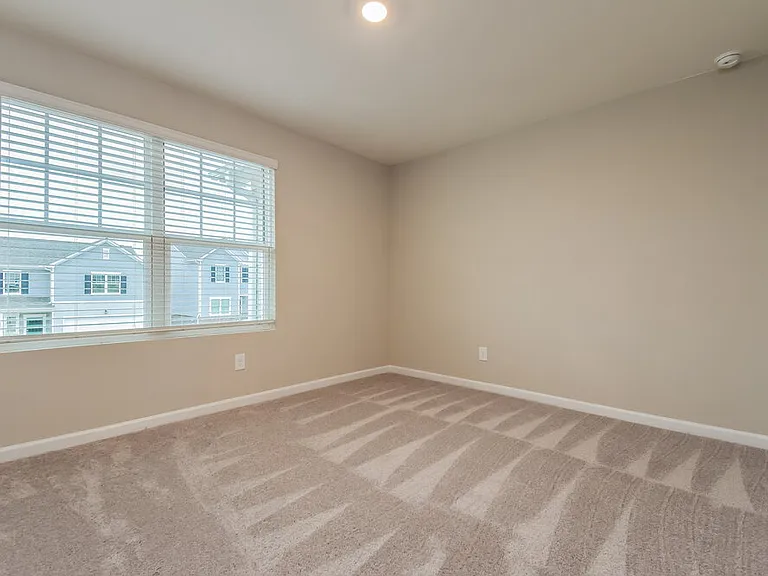 525 Knightsbridge Ln — Photo 15