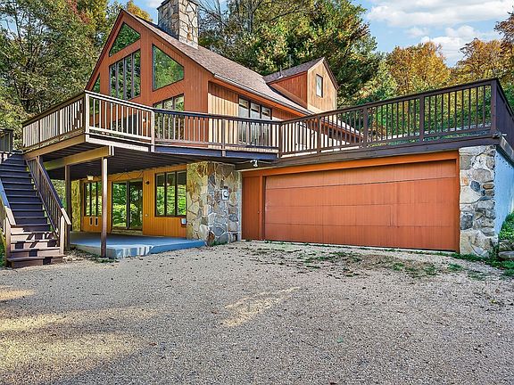 2nd image of 73 Hardwick Pond Rd