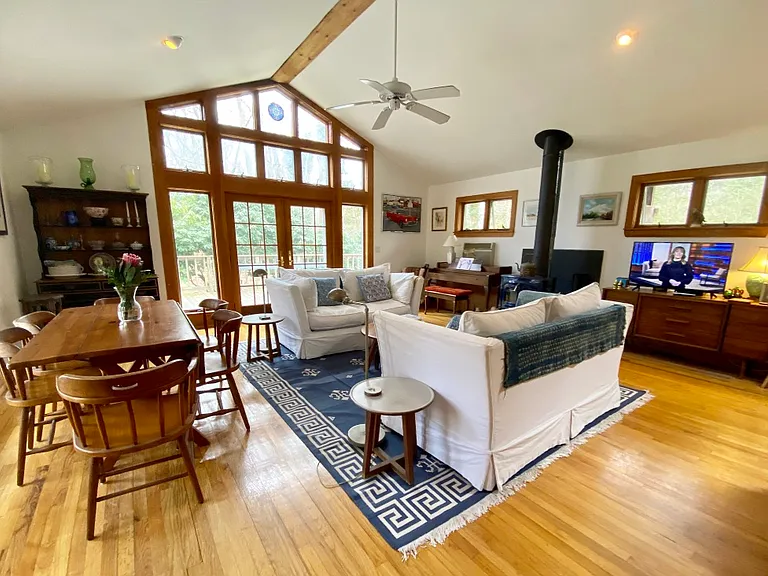6 Spring Close Ln — Photo 3