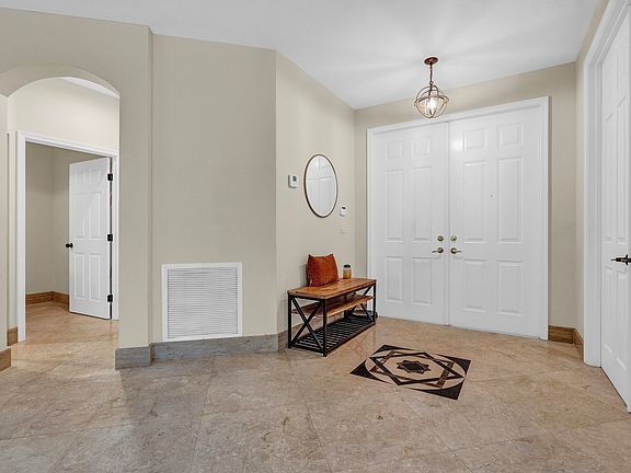 4th image of 2792 Shaughnessy Drive