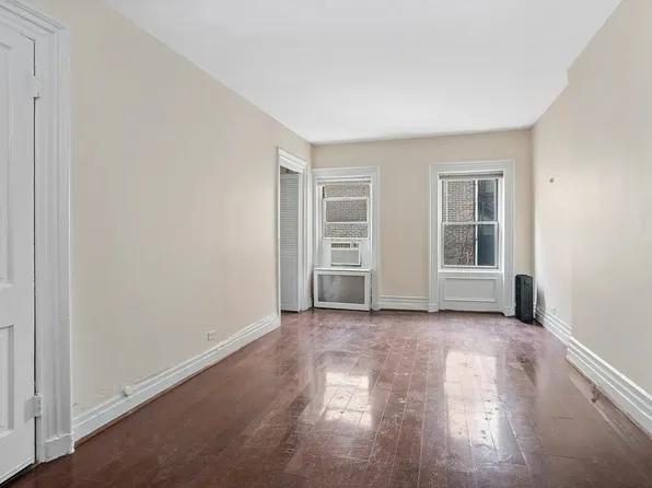 318 Lexington Avenue image 1 of 4