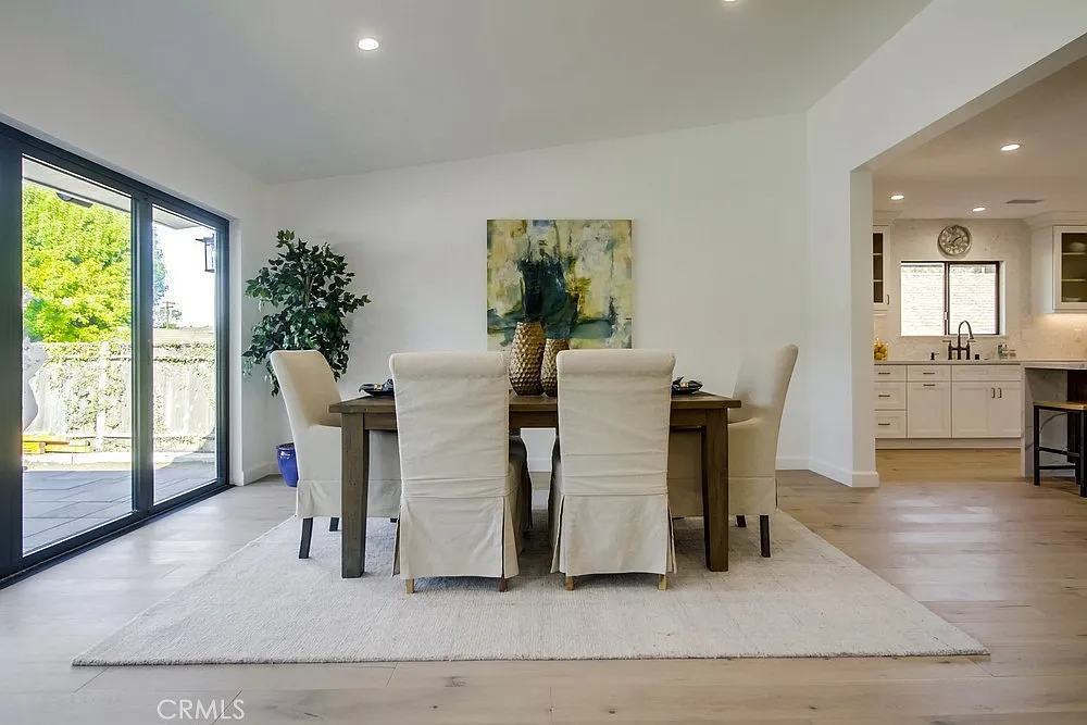 4 bed, 3.5 bath, 3558 sqft, $13,500 — Photo 3