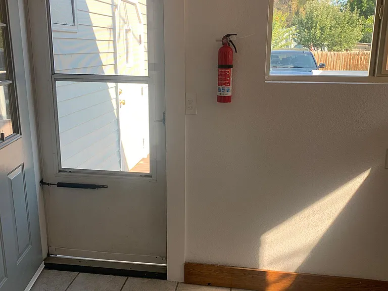 304 S Anderson St — Photo 9
