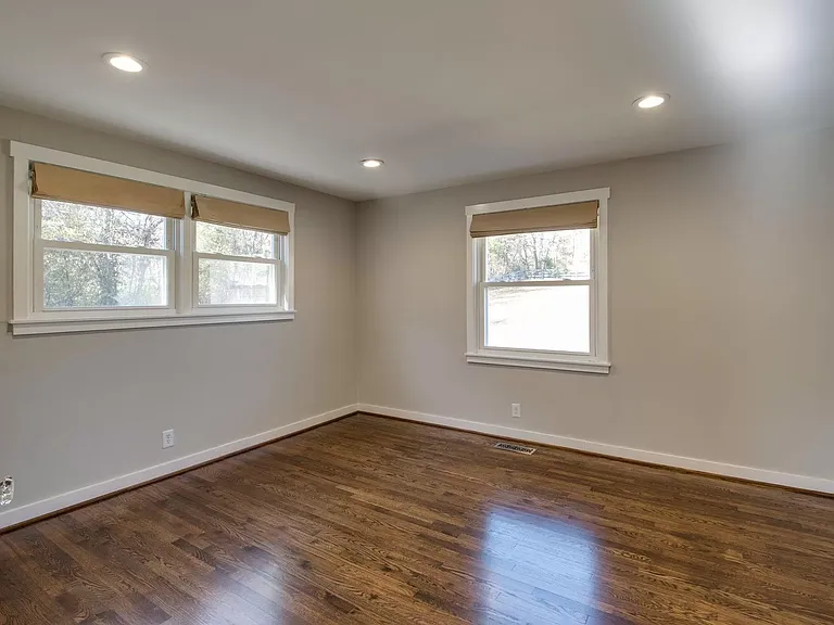 6398 Temple Rd — Photo 11