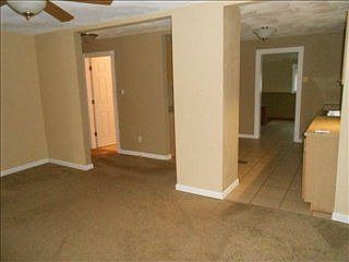 2nd image of 152 N Main St