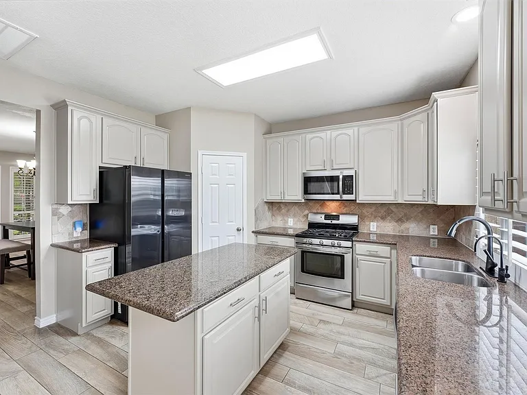 19311 Kristen Park Ct — Photo 7
