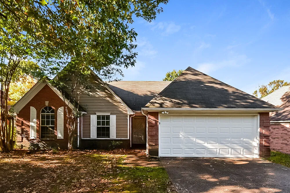 3 bed, 2.0 bath, 1338 sqft, $2,520 — Photo 1
