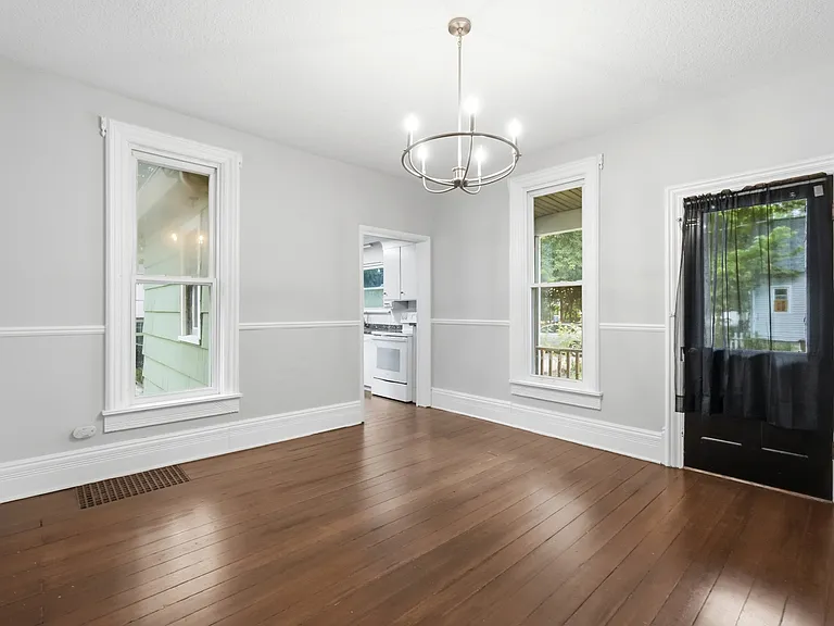 334 W 9th St #1 — Photo 15
