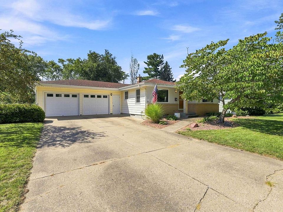 1st image of 716 SOO MARIE AVENUE