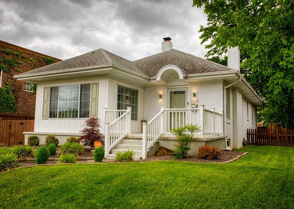 1st image of 616 S Villa Dr