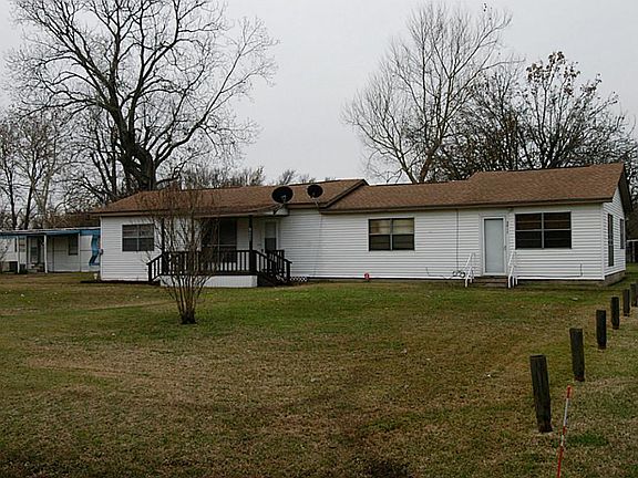 1 BED, 1 BATH APARTMENT IS ON RIGHT END OF HOUSE.