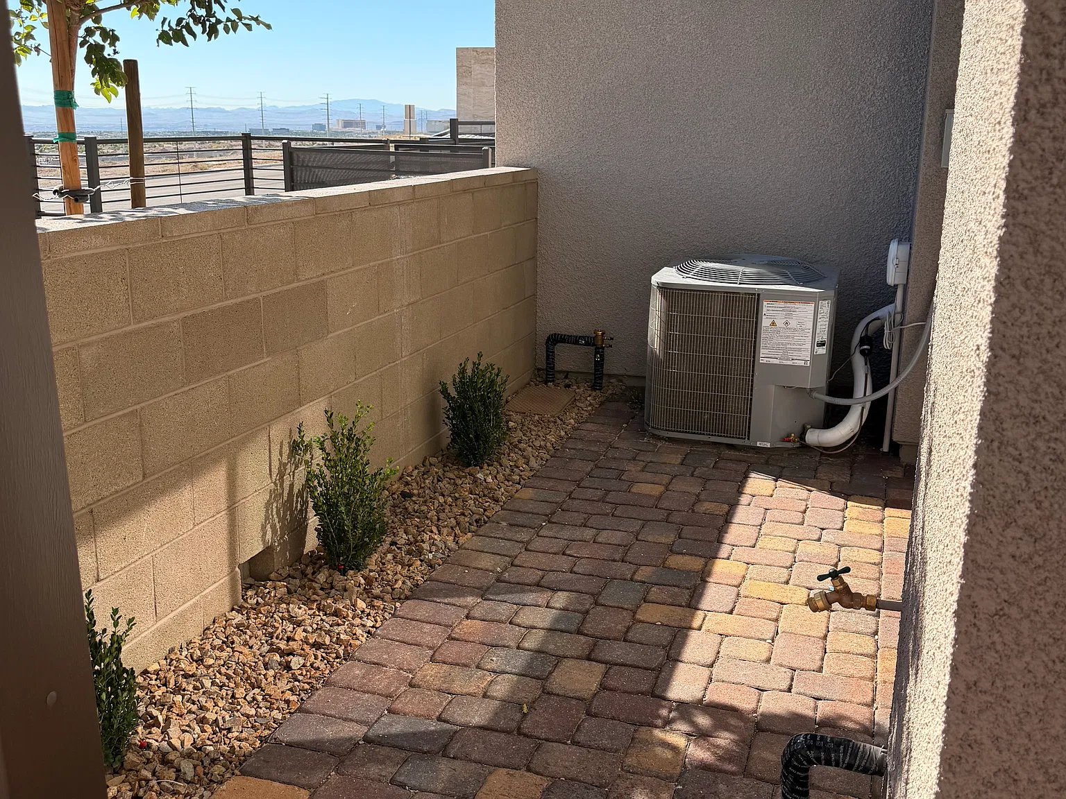 Brand New 3 Bed Townhome with Strip Views, Never Lived In — Photo 3