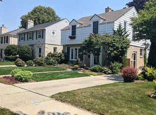 2340 N 90th St, Wauwatosa, WI 53226
