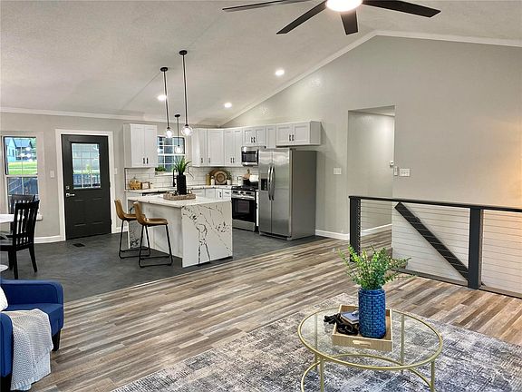 3rd image of 46 Cobblestone Ln
