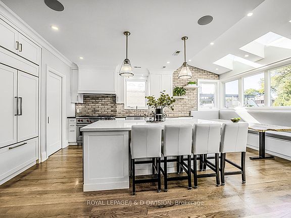 3rd image of 30 Broadleaf Rd