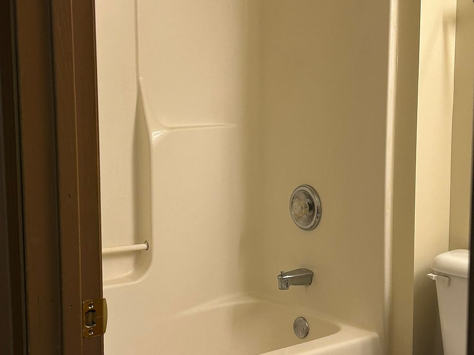 Hall Full Bathroom