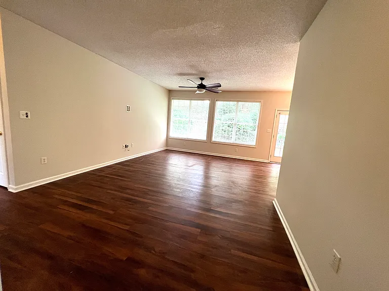 216 Howe St — Photo 34