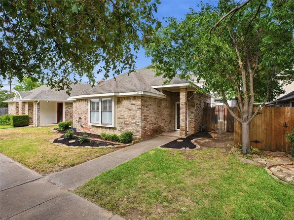 2044 Whippoorwill Ln, Carrollton, TX 75006