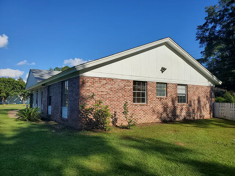 2613 Killarney Way — Photo 8