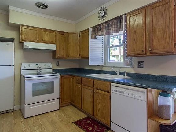 4th image of 411 Genetta Dr