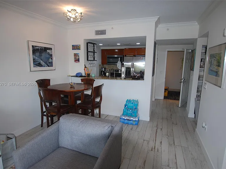 511 Lucerne Ave #306 — Photo 12