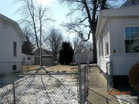 4th image of 1419 E Illinois St