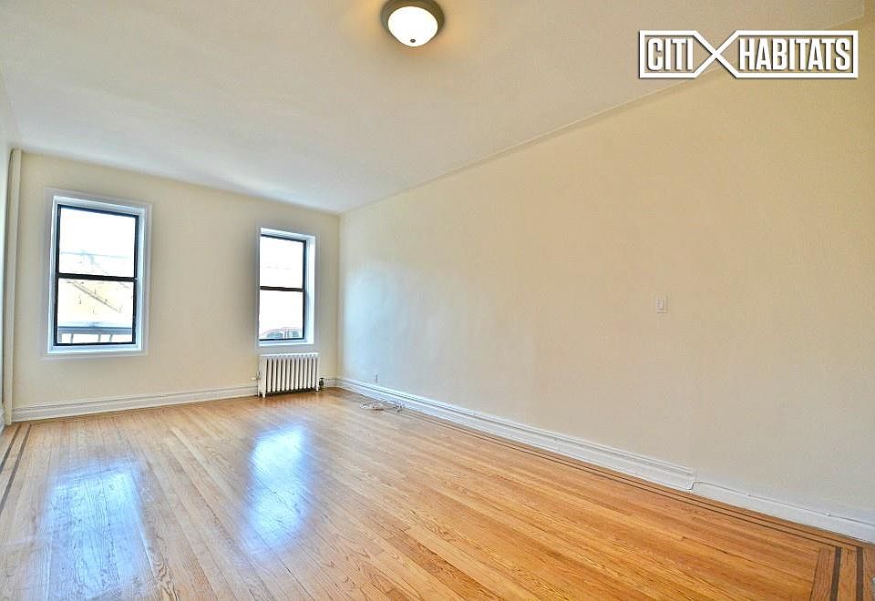 2nd image of 3206 47th St APT 1e