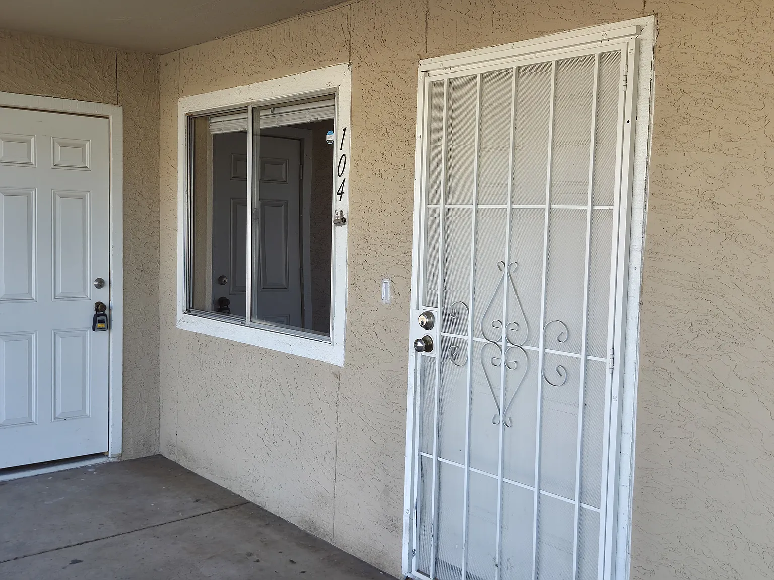 2 bed, 840 sqft, $1,200 — Photo 2