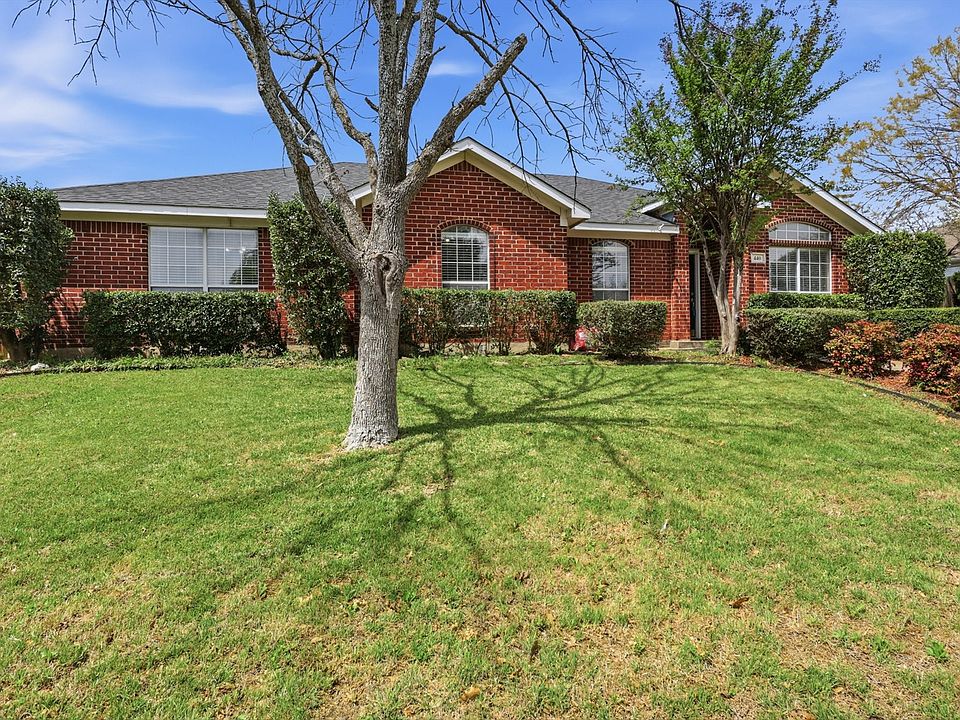 1st image of 440 Dove Ln