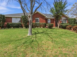 440 Dove Ln, Fort Worth, TX 76108