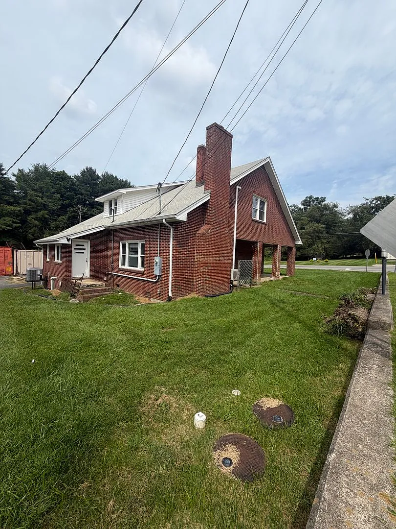 196 Perkinsville Drive — Photo 3